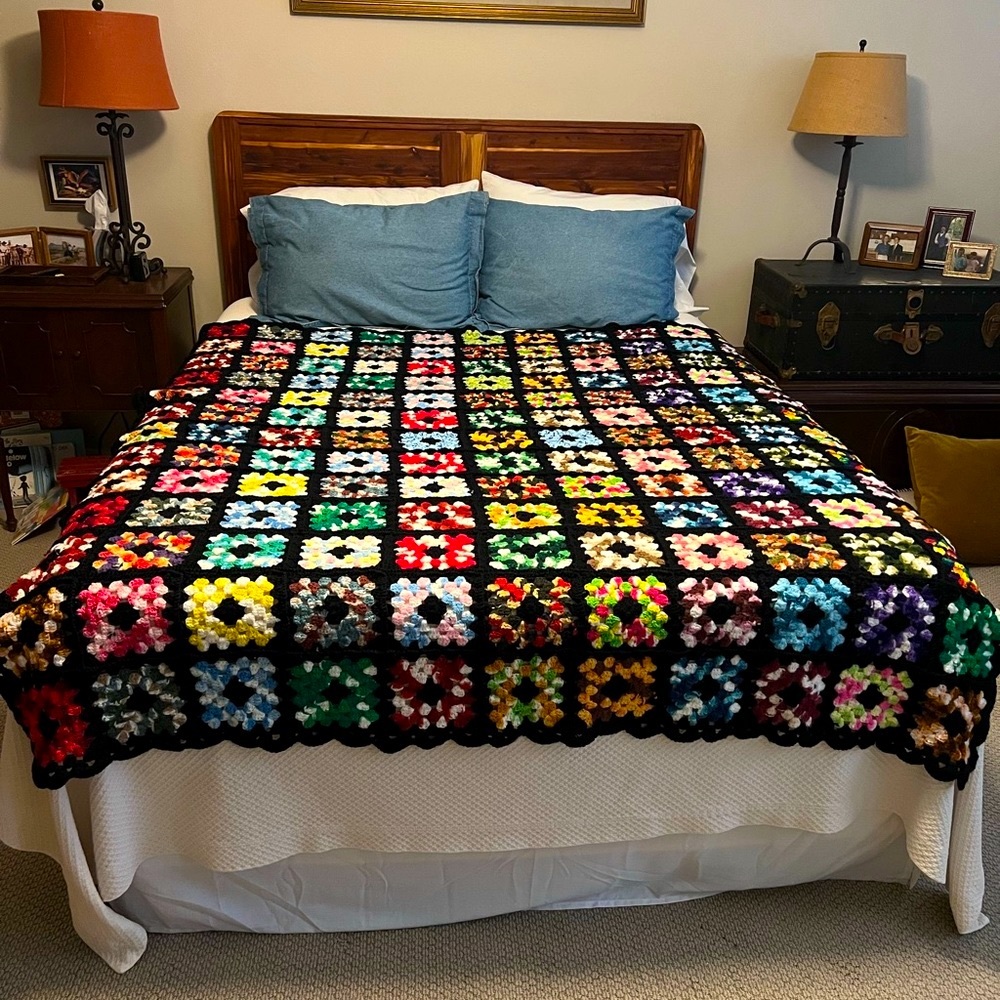 Granny Square Handmade Crochet Afghan Throw 68x78 Rosanne Scalloped Edges